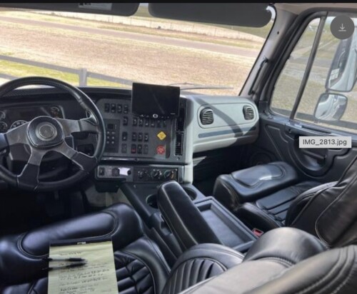 2022 freightliner M-2 Crew Cab With Summit Hauler Package, Cummins 360 HP, Automatic, 15K Miles, Pristine - Image 12